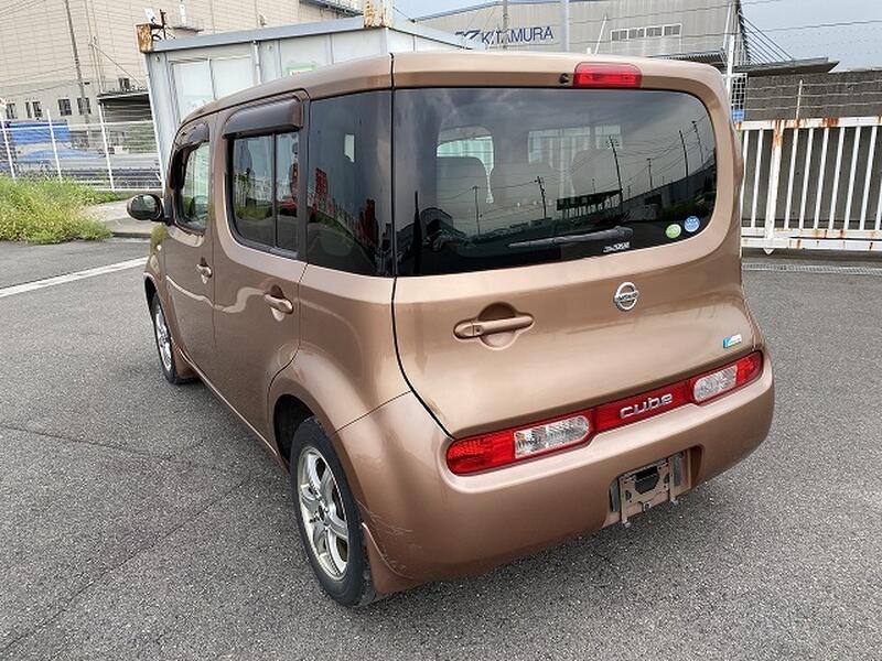 View NISSAN CUBE Hatchback (2009 - 2011)