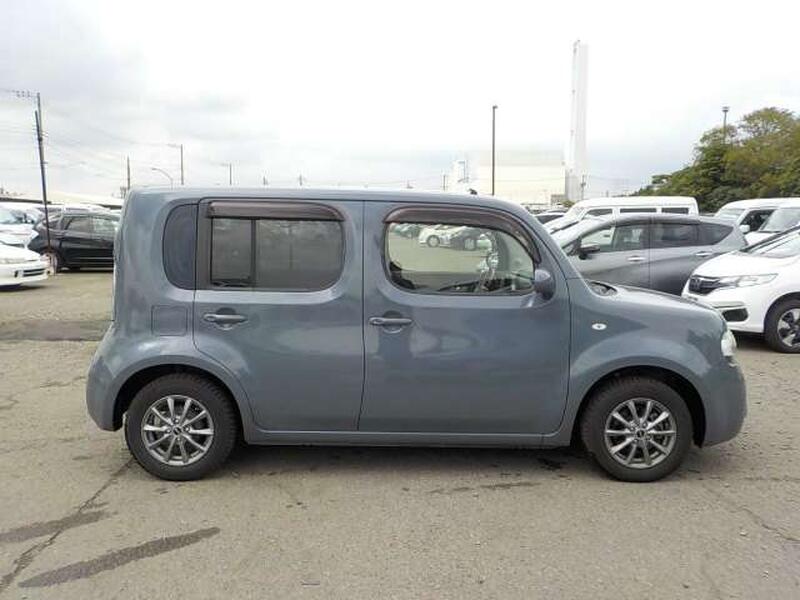 View NISSAN CUBE Hatchback (2009 - 2011)