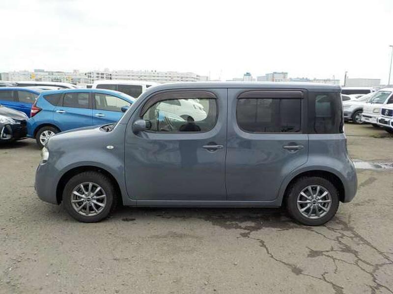 View NISSAN CUBE Hatchback (2009 - 2011)