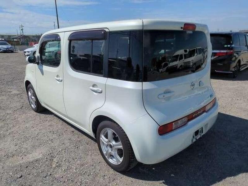 View NISSAN CUBE Hatchback (2009 - 2011)