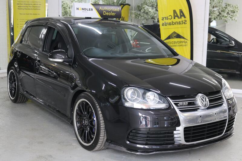 View VOLKSWAGEN GOLF 3.2 V6 R32 