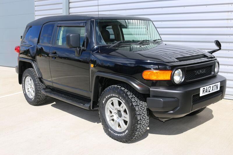 TOYOTA FJ CRUISER