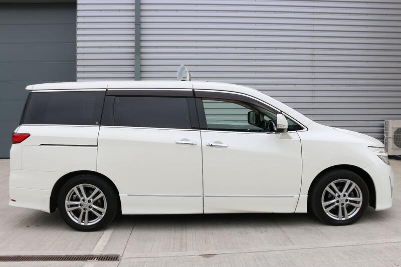 View NISSAN ELGRAND 2.5 Rider 
