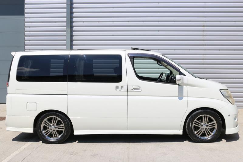 View NISSAN ELGRAND 3.5 V6 AUTECH RIDER 