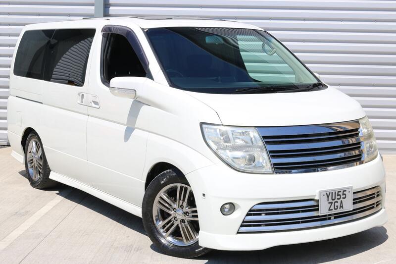 View NISSAN ELGRAND 3.5 V6 AUTECH RIDER 