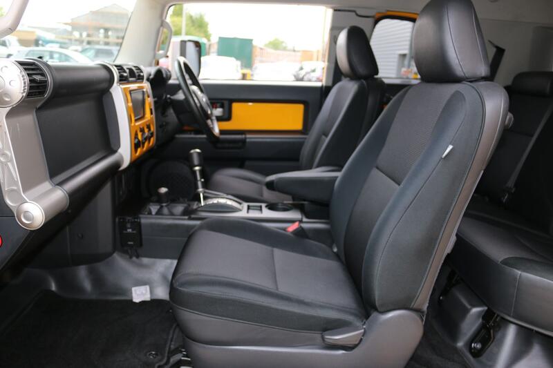 TOYOTA FJ CRUISER