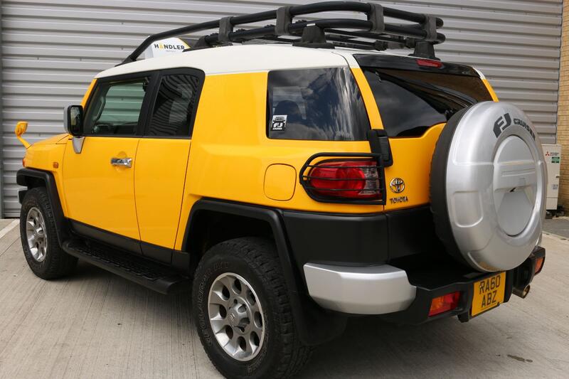TOYOTA FJ CRUISER