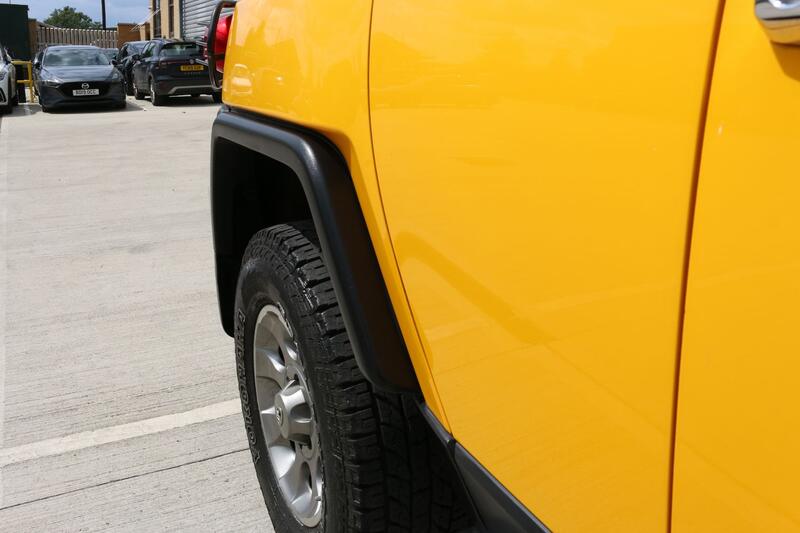 TOYOTA FJ CRUISER