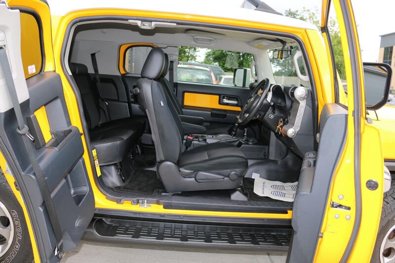 TOYOTA FJ CRUISER