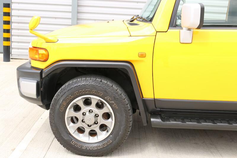 TOYOTA FJ CRUISER