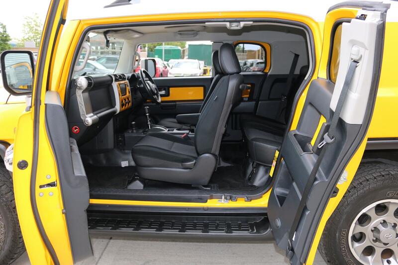 TOYOTA FJ CRUISER