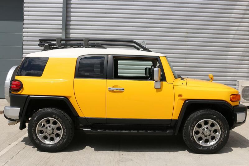 View TOYOTA FJ CRUISER -