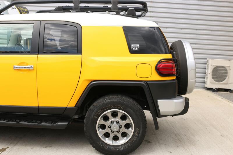 TOYOTA FJ CRUISER
