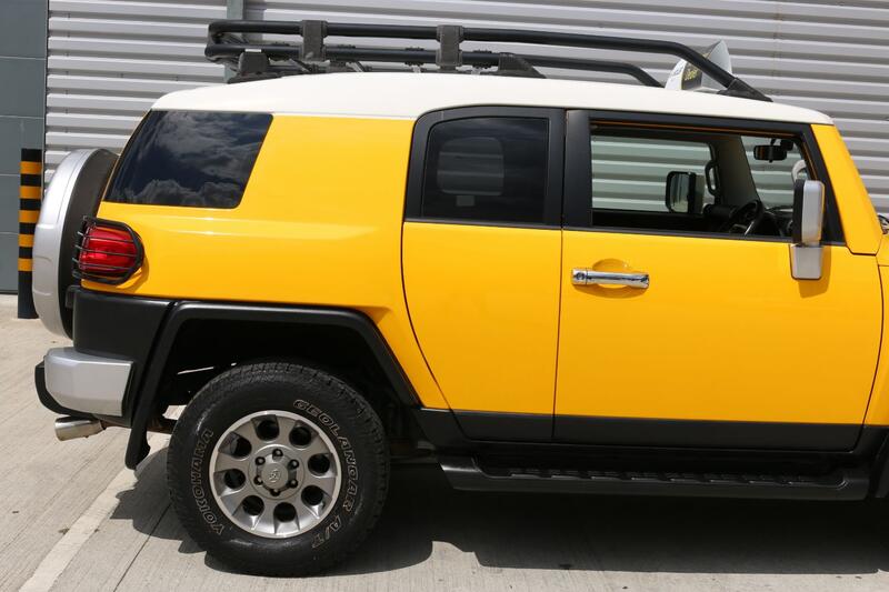 TOYOTA FJ CRUISER