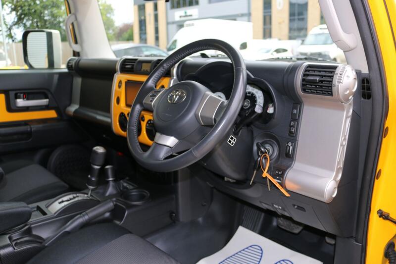TOYOTA FJ CRUISER