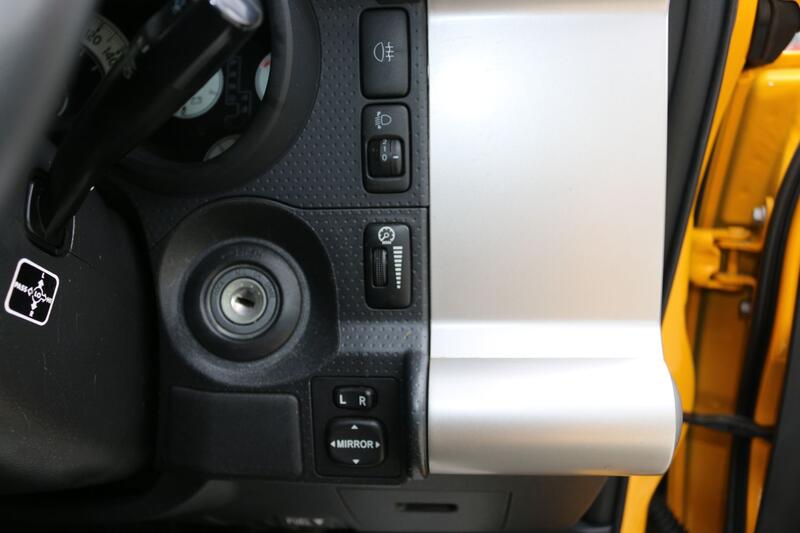 TOYOTA FJ CRUISER