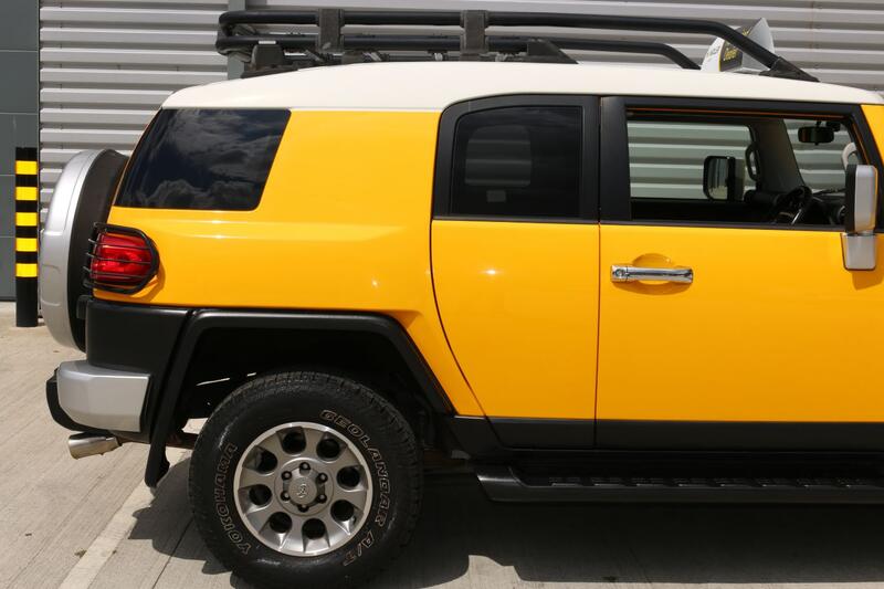 TOYOTA FJ CRUISER