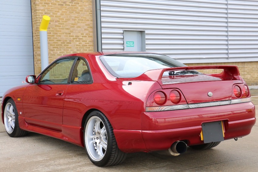 NISSAN SKYLINE