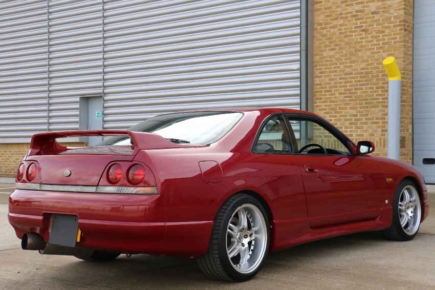 NISSAN SKYLINE