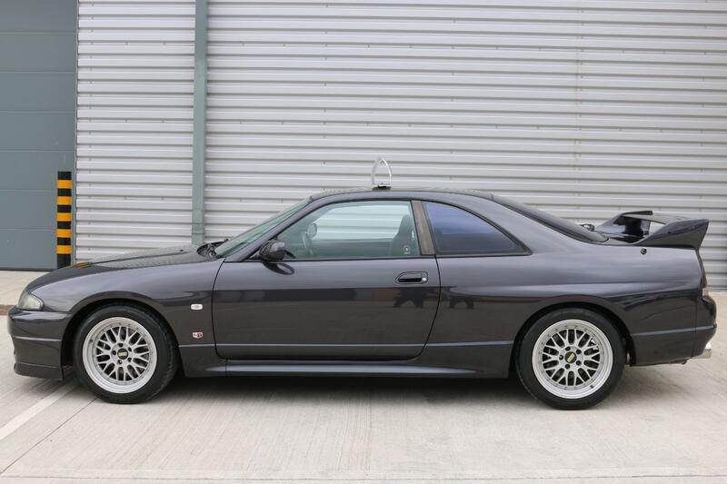 NISSAN SKYLINE