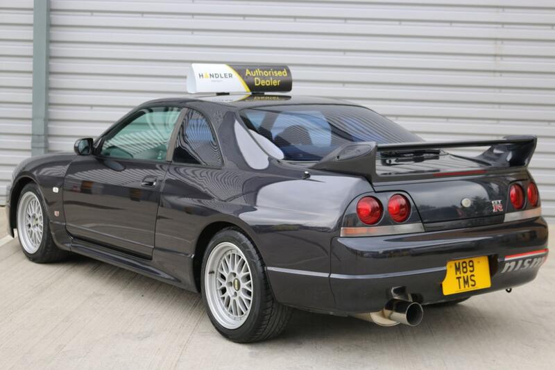 NISSAN SKYLINE