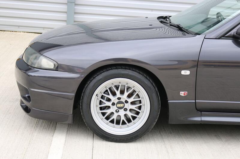 NISSAN SKYLINE