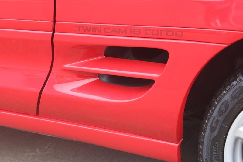 TOYOTA MR2