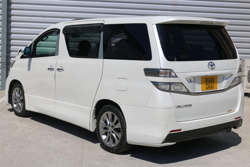 TOYOTA VELLFIRE