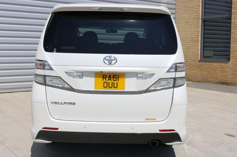 TOYOTA VELLFIRE