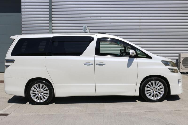 View TOYOTA VELLFIRE 2.4 7 SEATER ARMCHAIR RECLINERS