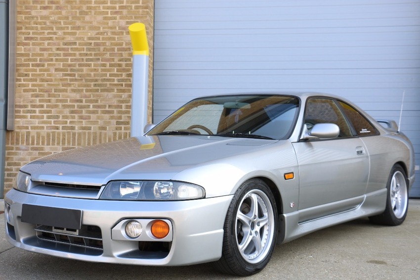 NISSAN SKYLINE