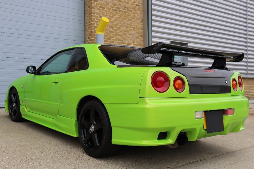 NISSAN SKYLINE