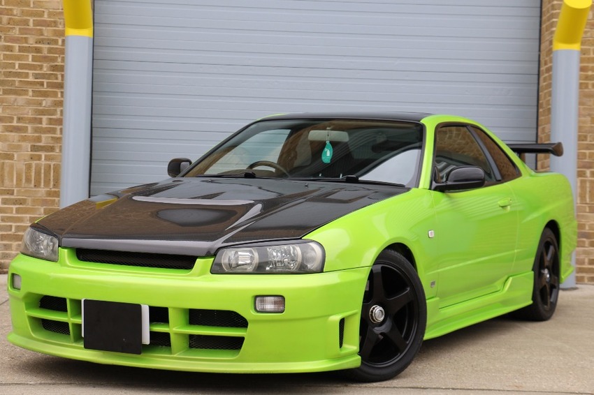 NISSAN SKYLINE