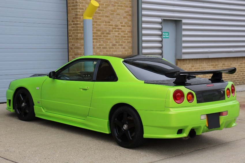 NISSAN SKYLINE