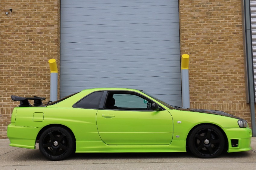 NISSAN SKYLINE