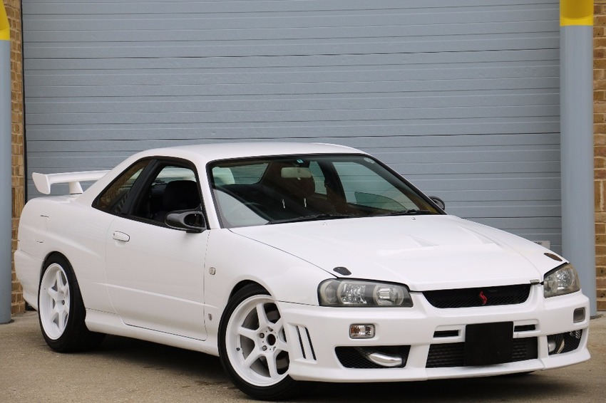 NISSAN SKYLINE