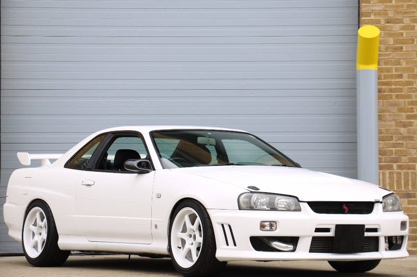 NISSAN SKYLINE