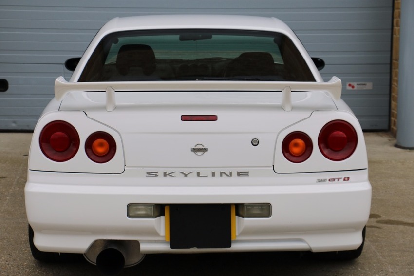 NISSAN SKYLINE