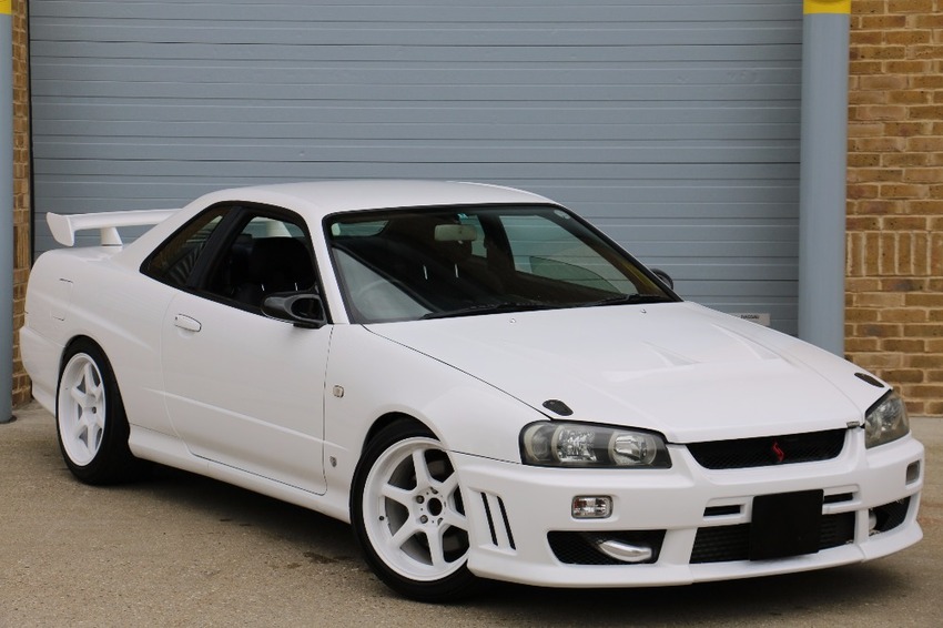 NISSAN SKYLINE