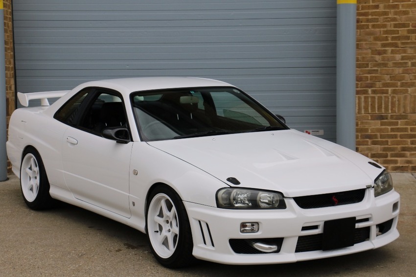 NISSAN SKYLINE