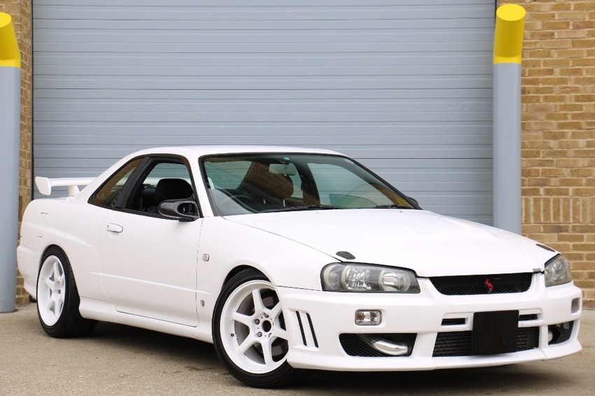 NISSAN SKYLINE