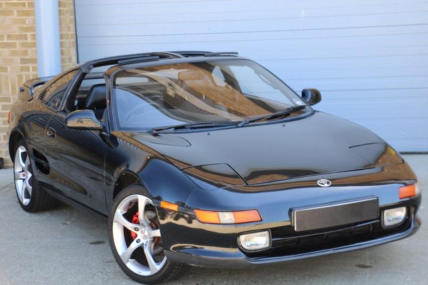 TOYOTA MR2