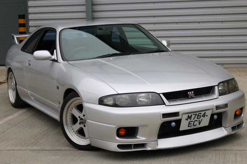 View NISSAN SKYLINE 2.6 GT-R R33