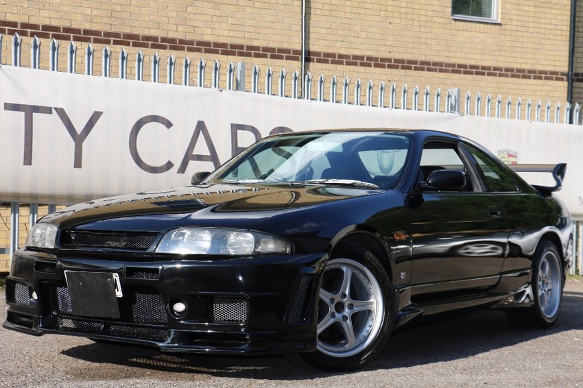 NISSAN SKYLINE