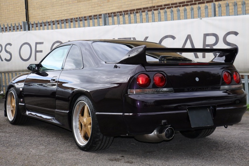 NISSAN SKYLINE