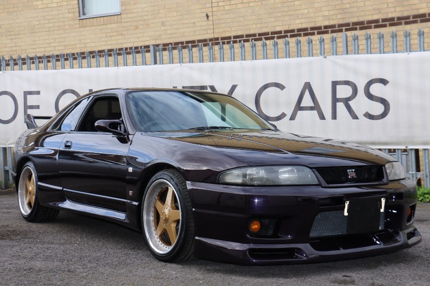 NISSAN SKYLINE