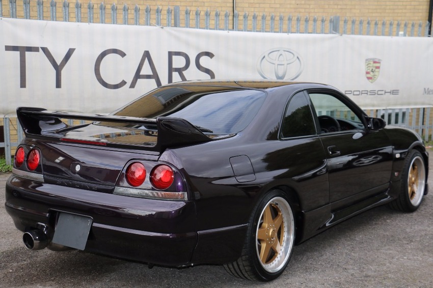 NISSAN SKYLINE