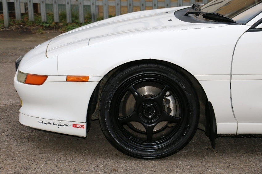 TOYOTA MR2