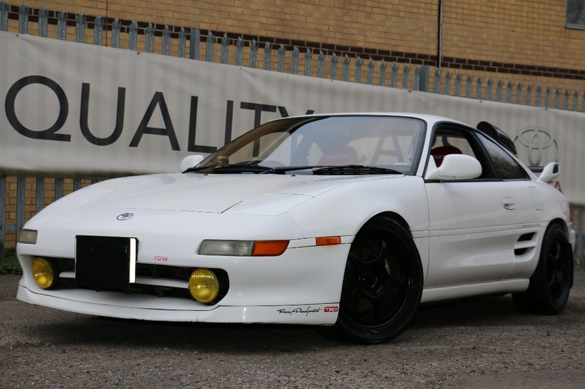 TOYOTA MR2