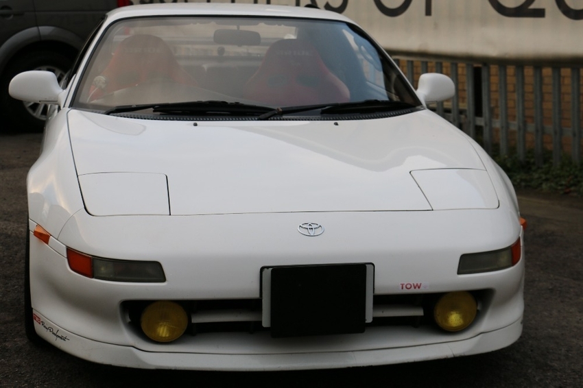 TOYOTA MR2